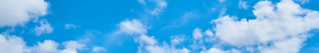 nuvole nel cielo azzurro per ritrovare la creatività